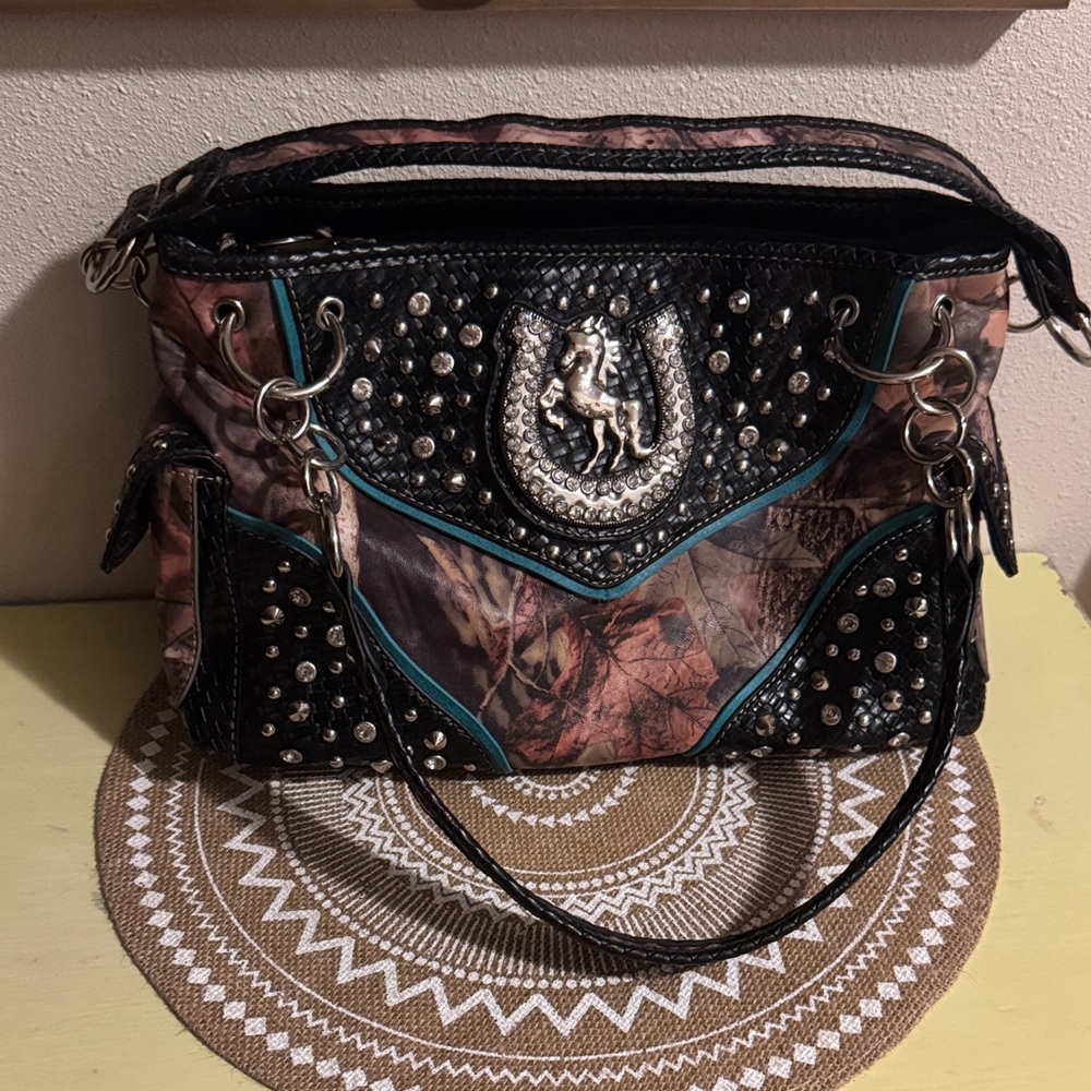NWOT Conceal Carry Horse Bling Camo Equestrian basket weave Bag teal accents